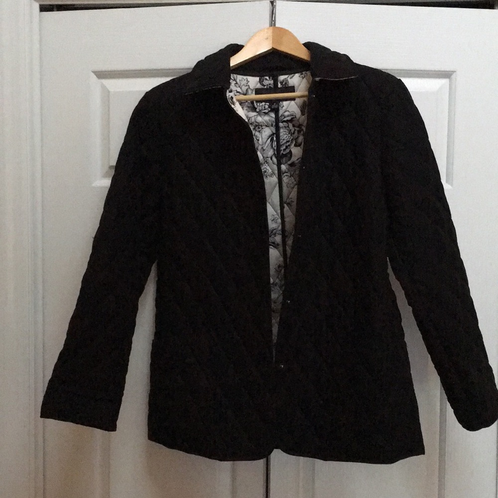 Jones New York black quilted jacket in excellent condition